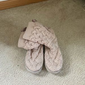 Women’s UGG Knit Bow Boots